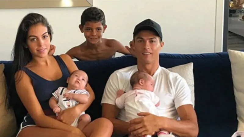 Cuộc sống tình cảm của Ronaldo: Từ cầu thủ trẻ đến ngôi sao toàn cầu